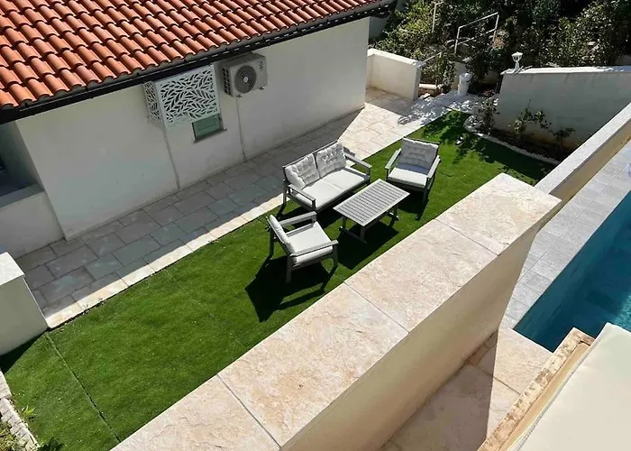 Le View Villa *