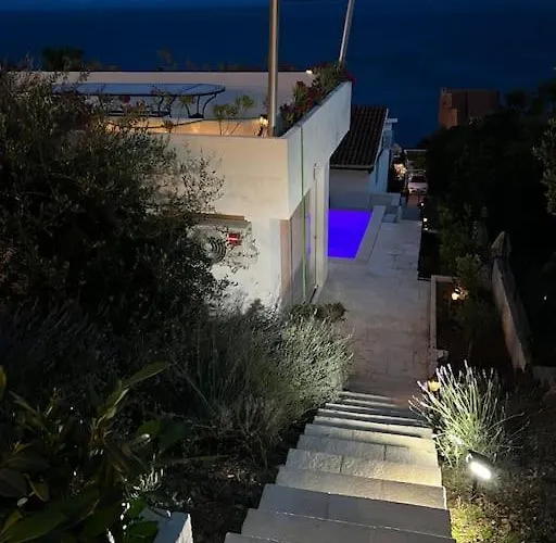 Villa Le View *