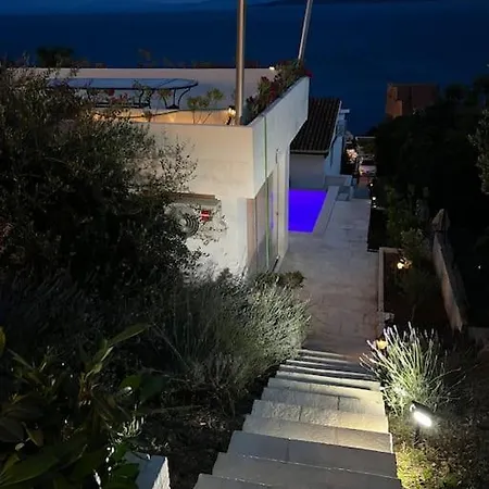 Villa Le View *