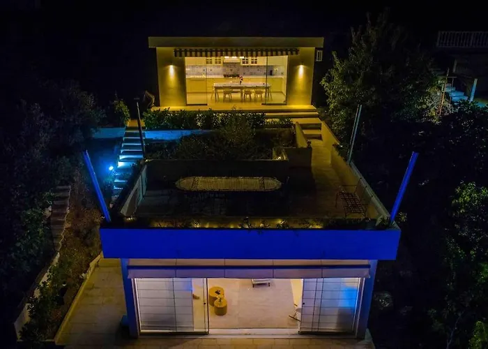 فيلة Le View بيساك