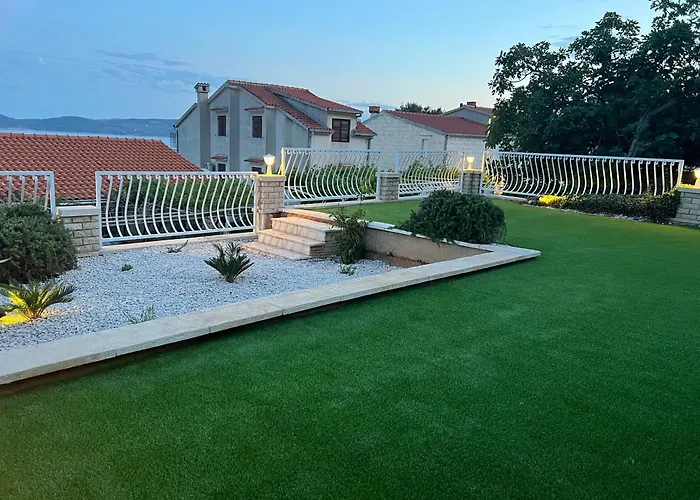 فيلة Le View بيساك